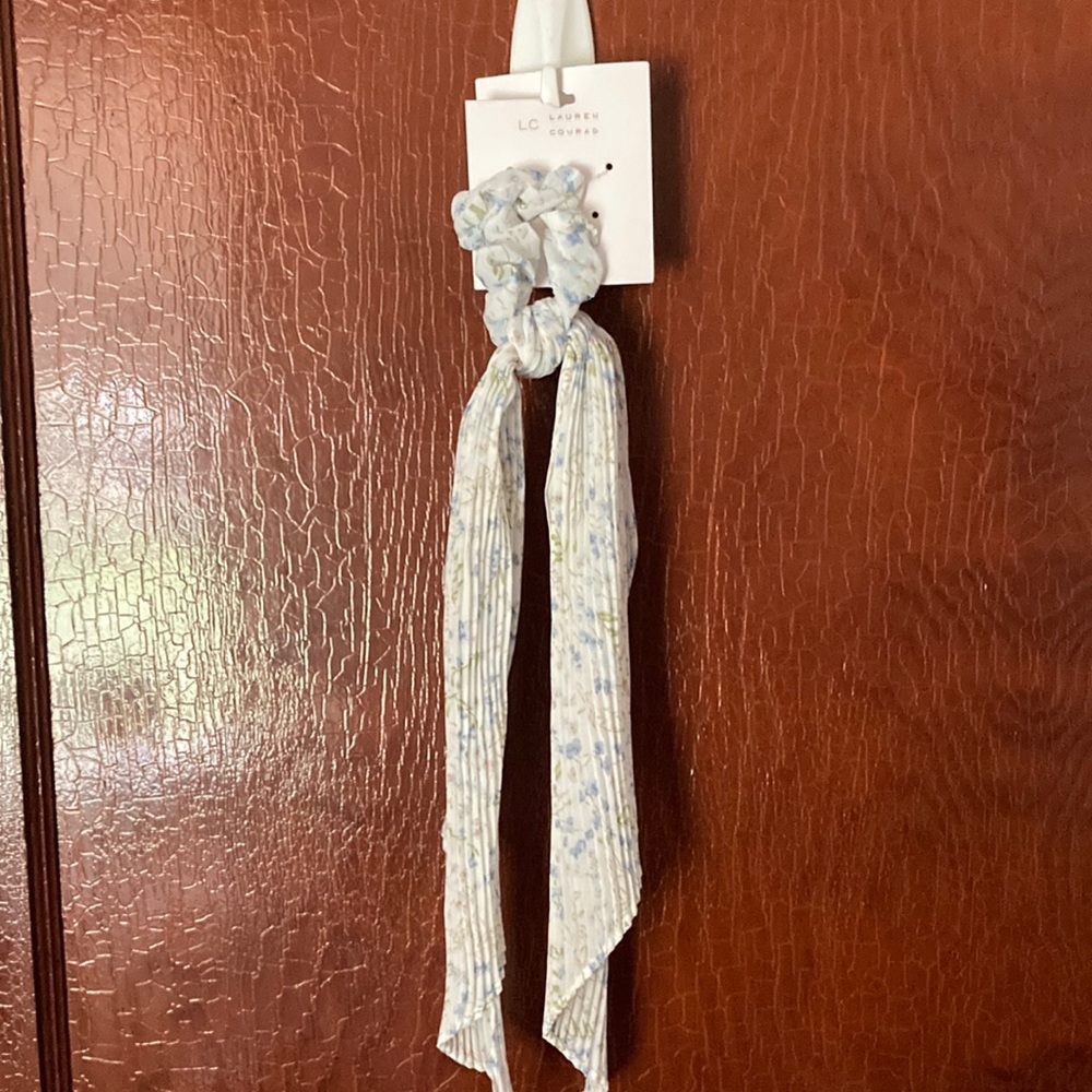 LC Lauren Conrad Floral Hair Scarf scrunchie nwt